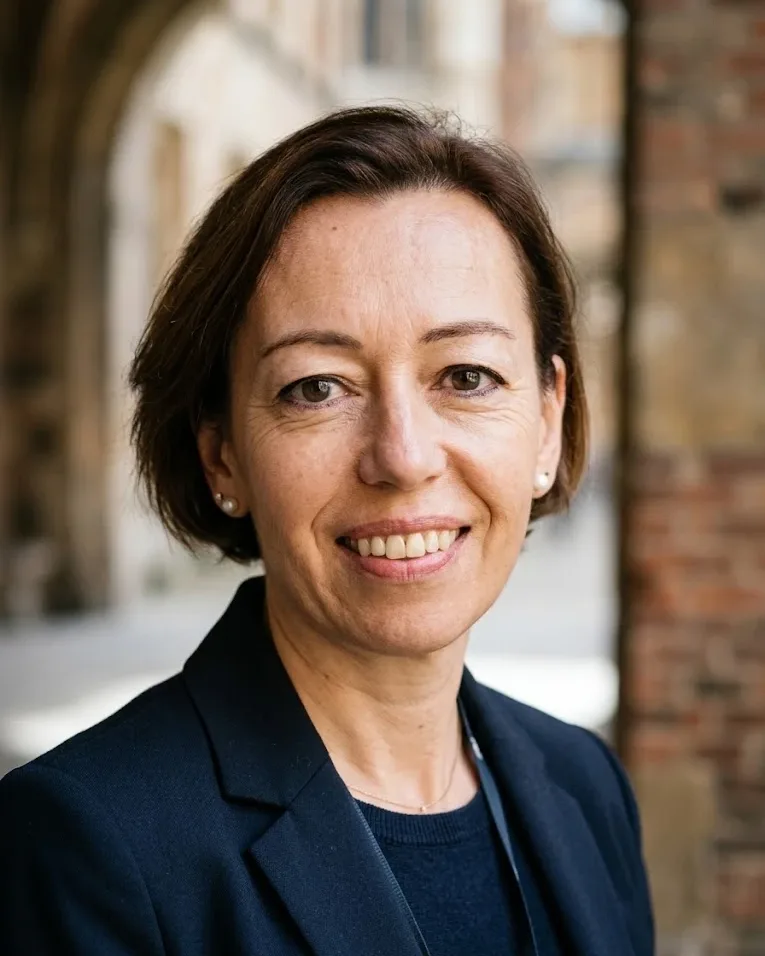 Portrait de Fabienne Leroyer, guide-conférencière en Normandie